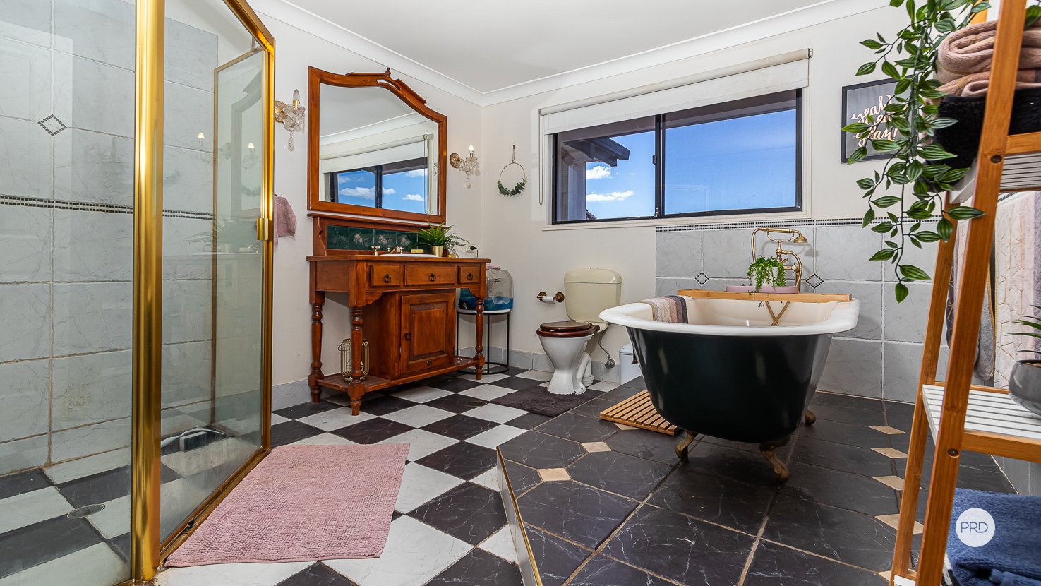 24 THE RAMPART  REDLAND BAY 26