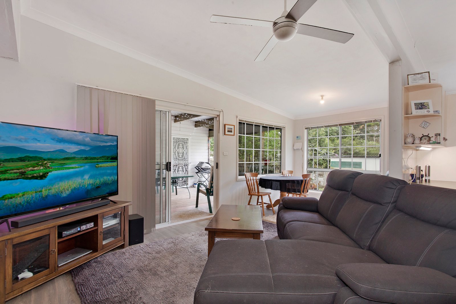 24 Thomas Street JOHNS RIVER 10