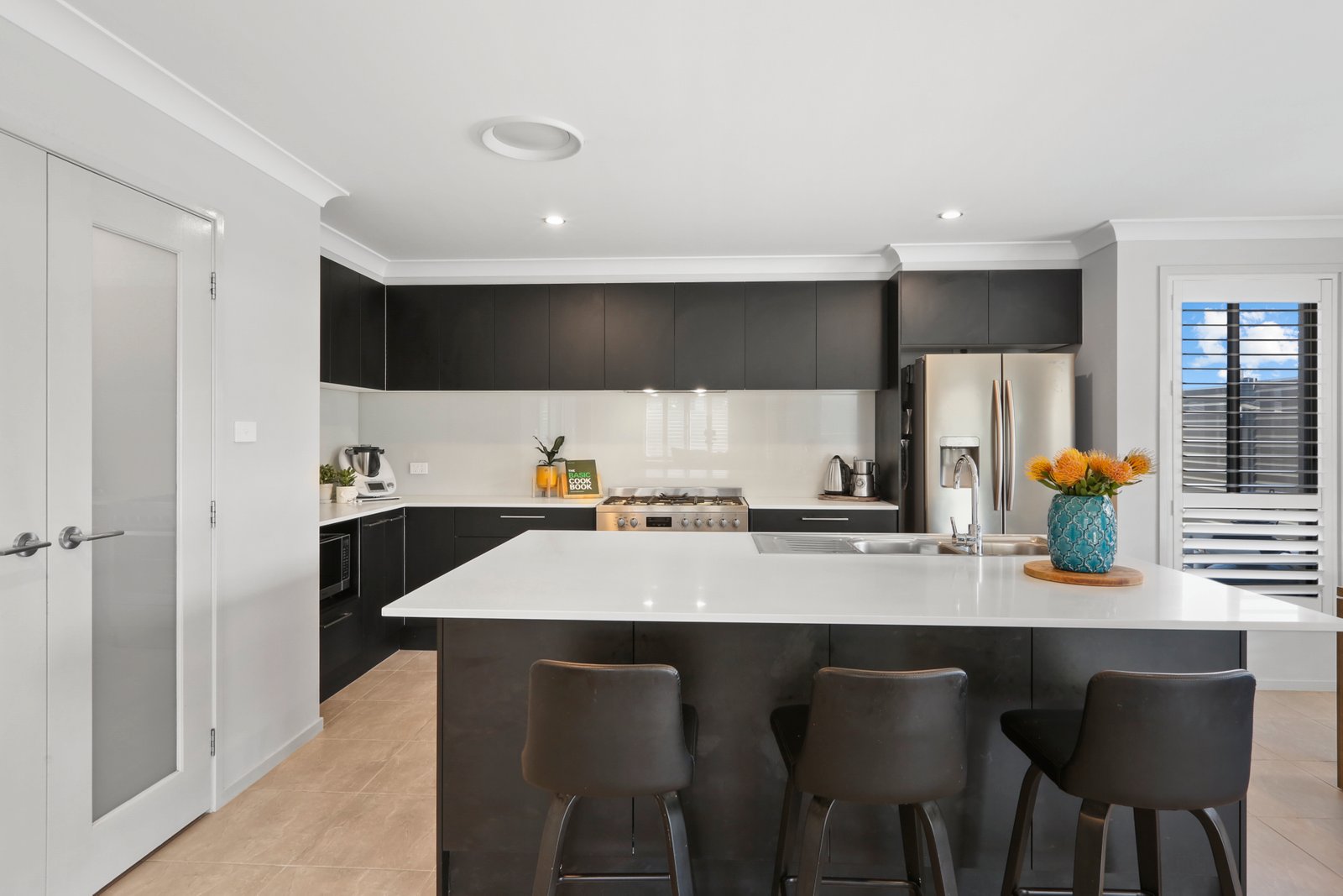 24 Tomerong Street TULLIMBAR 4