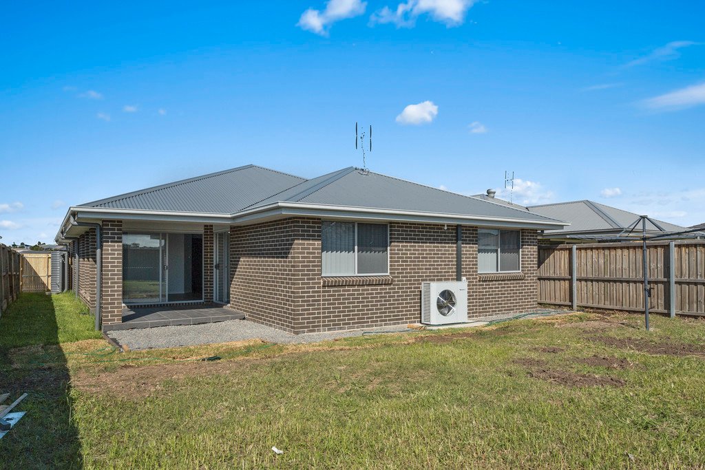 24 Triller Street ABERGLASSLYN 16