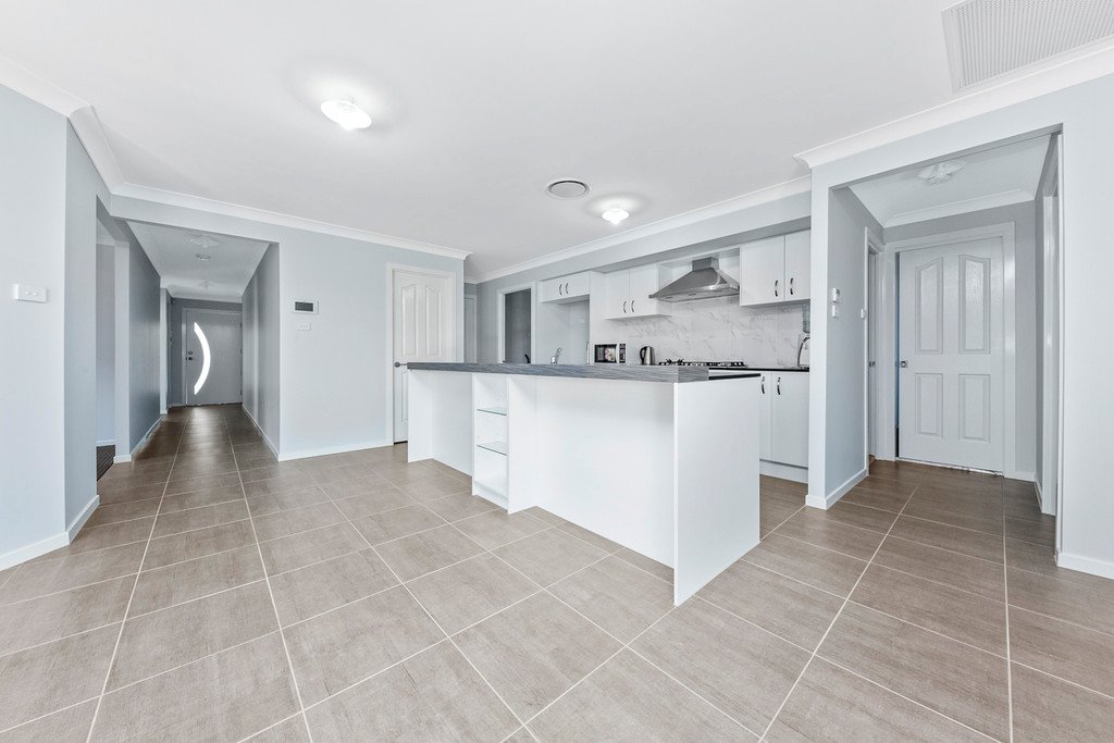 24 Triller Street ABERGLASSLYN 3