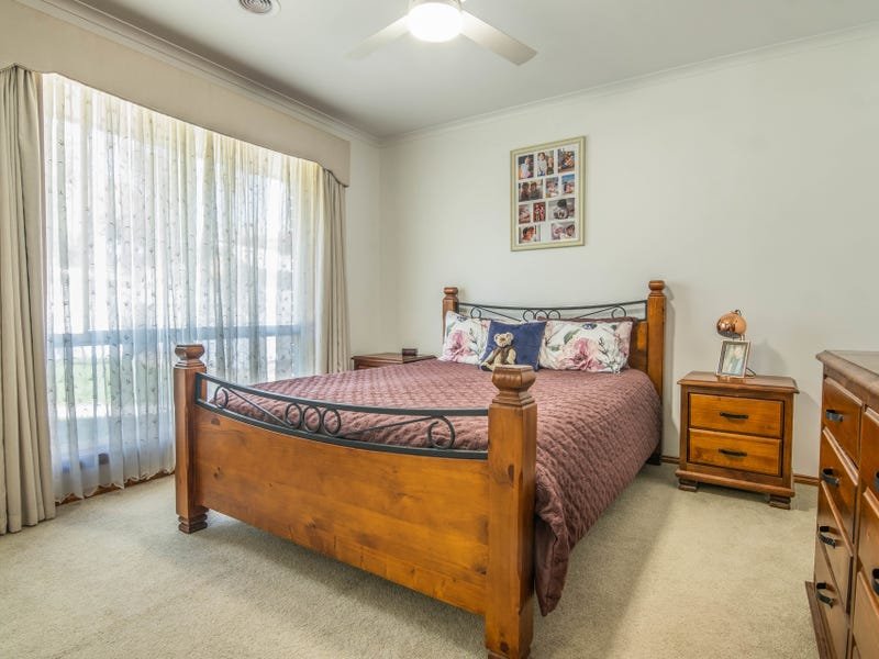 24 Trudgen Street SHEPPARTON 11