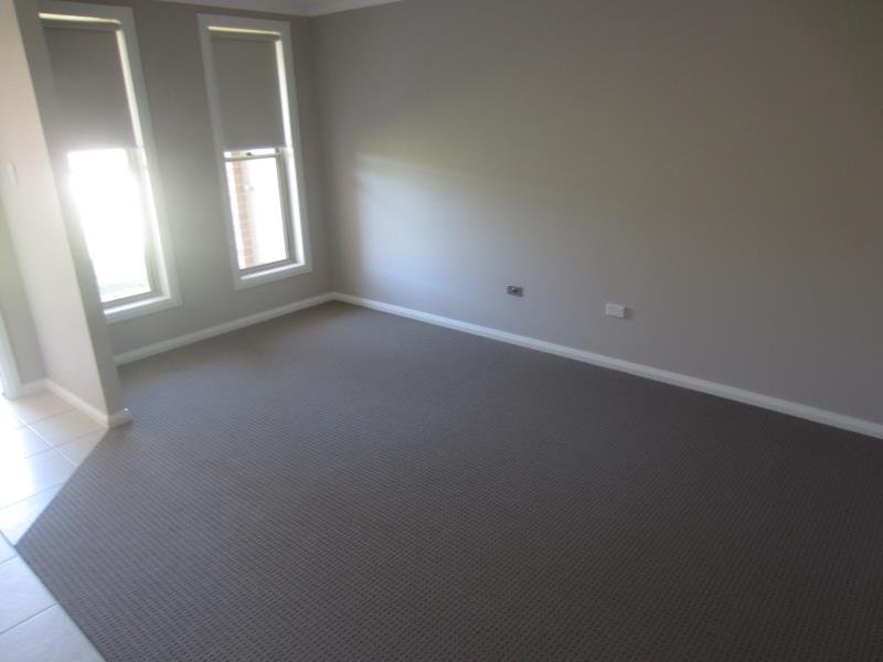 24 Tulipwood Crescent TAMWORTH 2