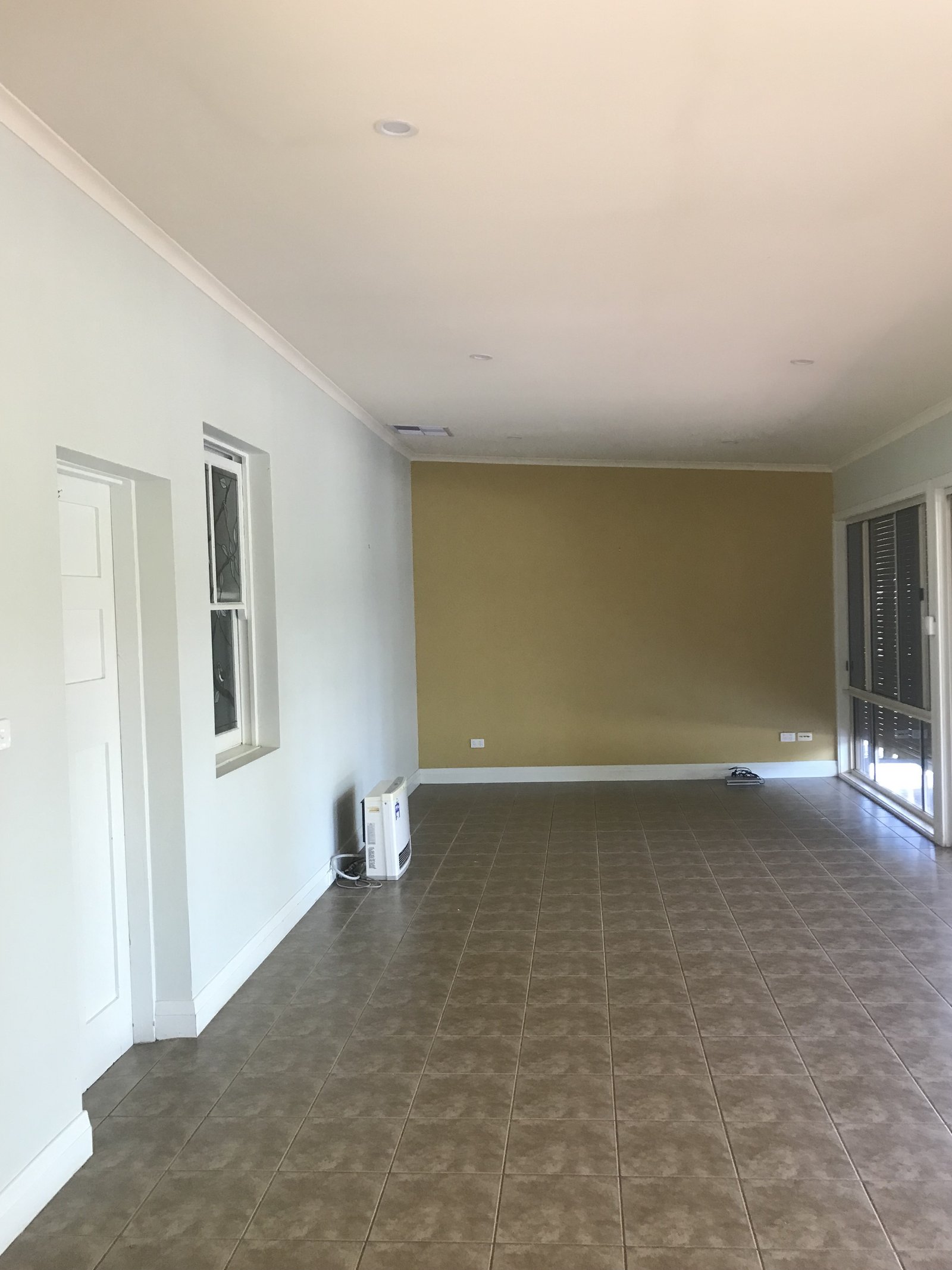 24 Tumut Street GUNDAGAI 4