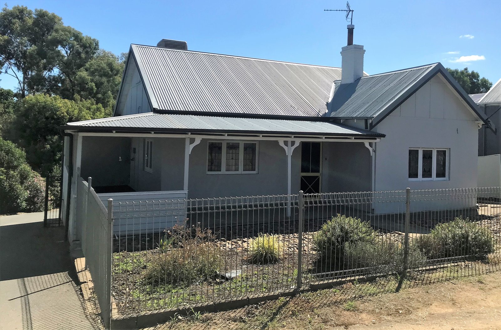 24 Tumut Street GUNDAGAI 12