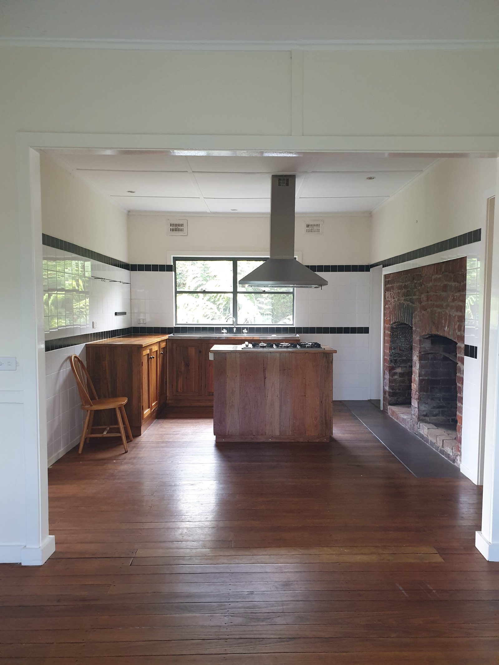 24 Tumut Street TUMUT 4