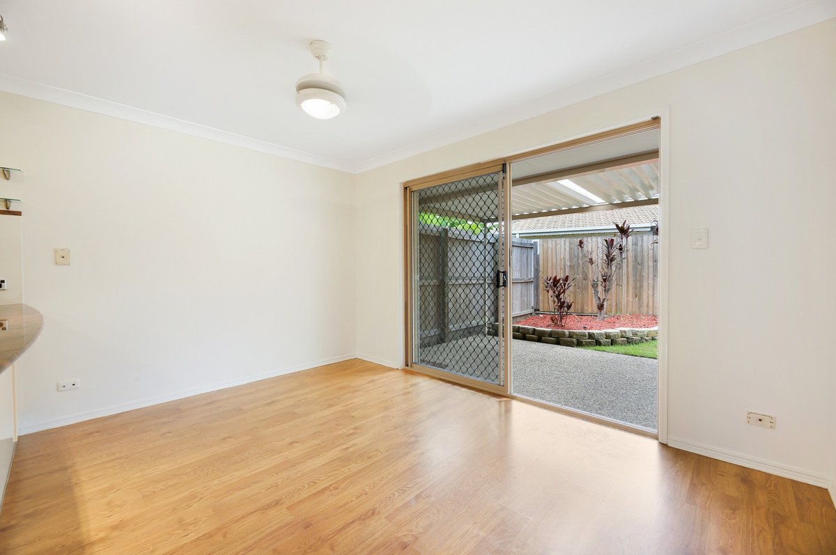 2/4 Valmai Court Burleigh Waters 6