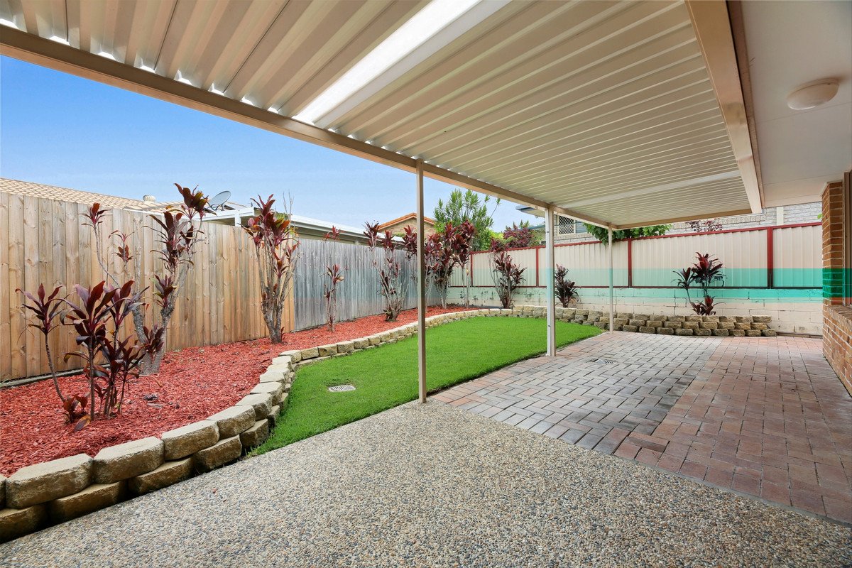 2/4 Valmai Court Burleigh Waters 7