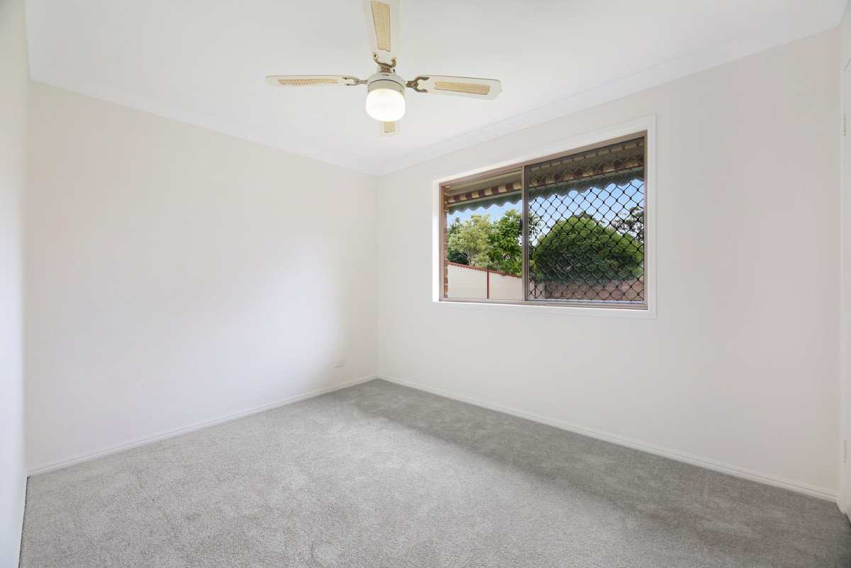 2/4 Valmai Court Burleigh Waters 9