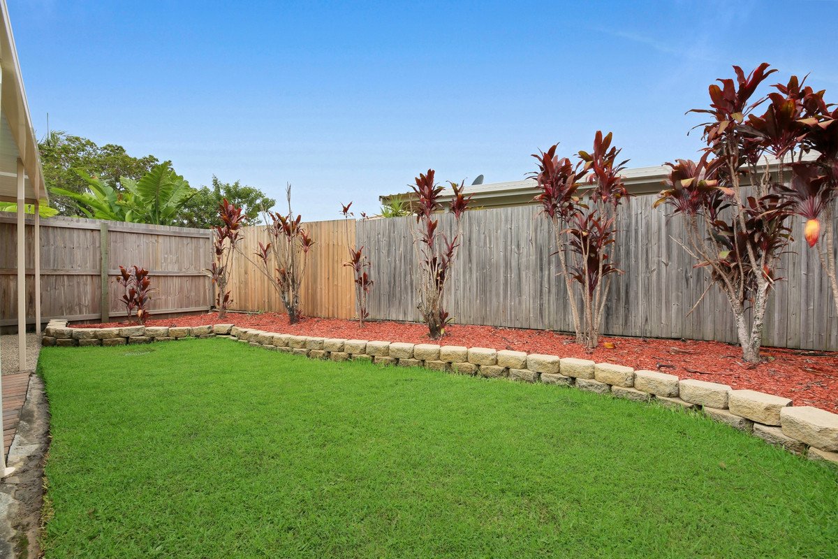 2/4 Valmai Court Burleigh Waters 8