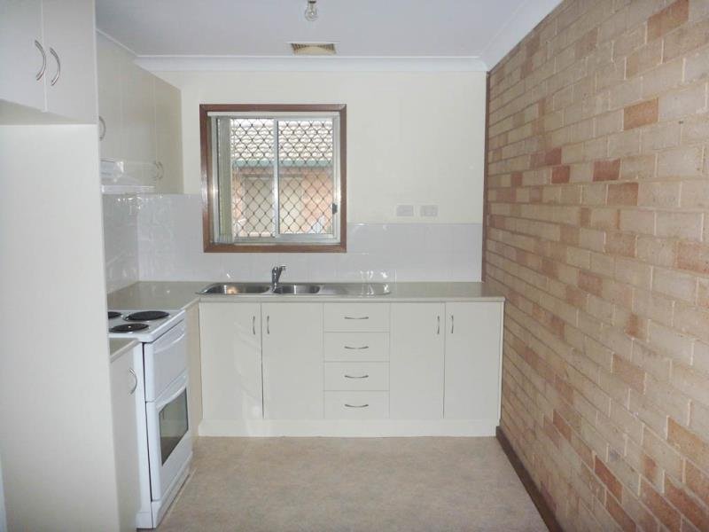 2/4 Veale Street ASHMONT 2