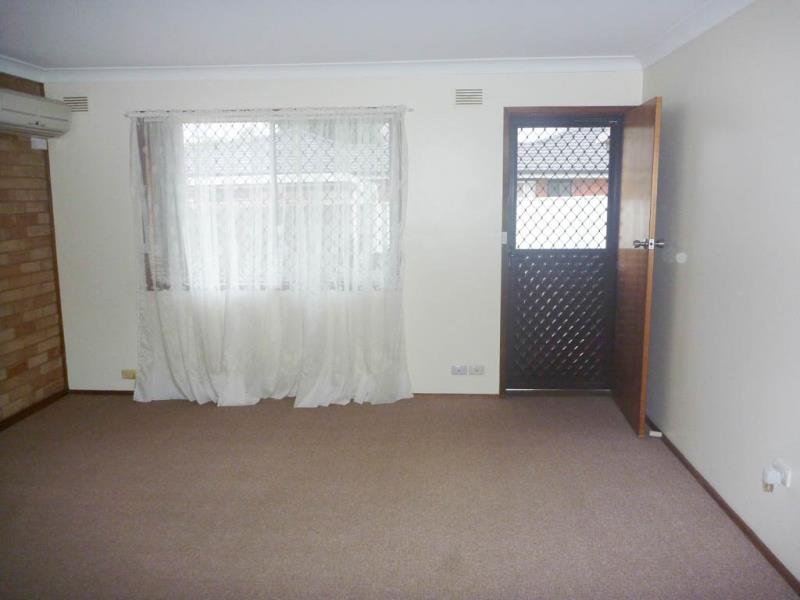 2/4 Veale Street ASHMONT 4