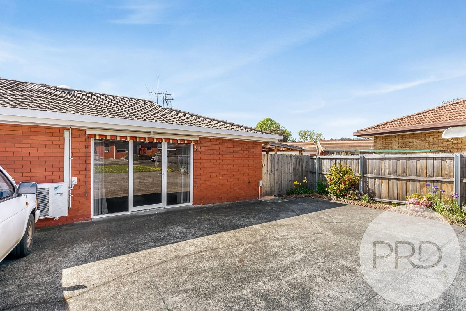 2/4 Verbena Place GLENORCHY 1