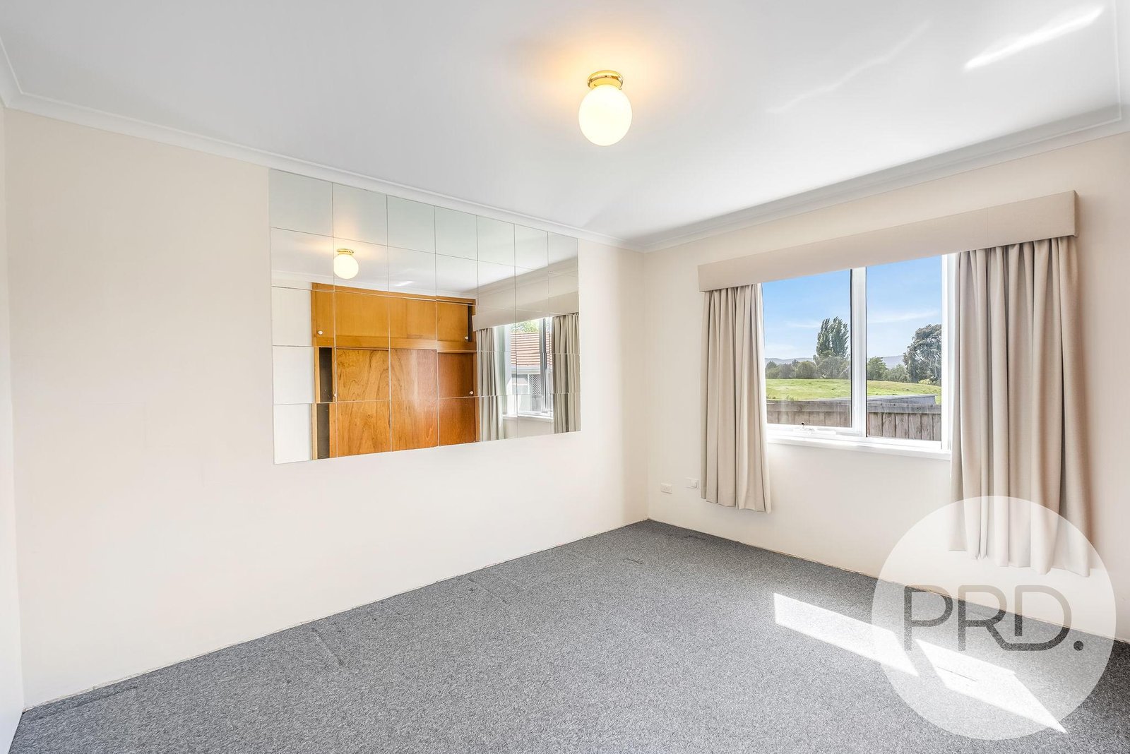 2/4 Verbena Place GLENORCHY 8