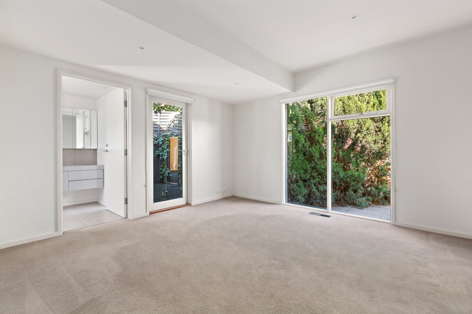 Gallery: 2/4 Viola Crescent