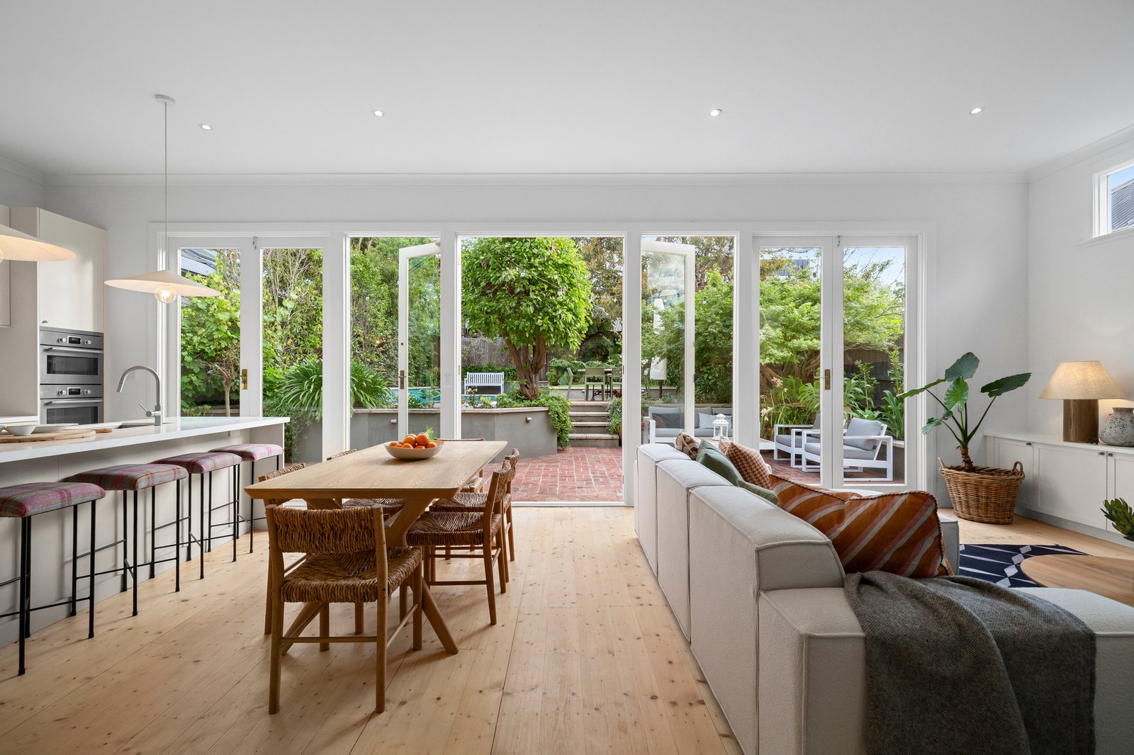 24 Viva Street, Glen Iris, 3146