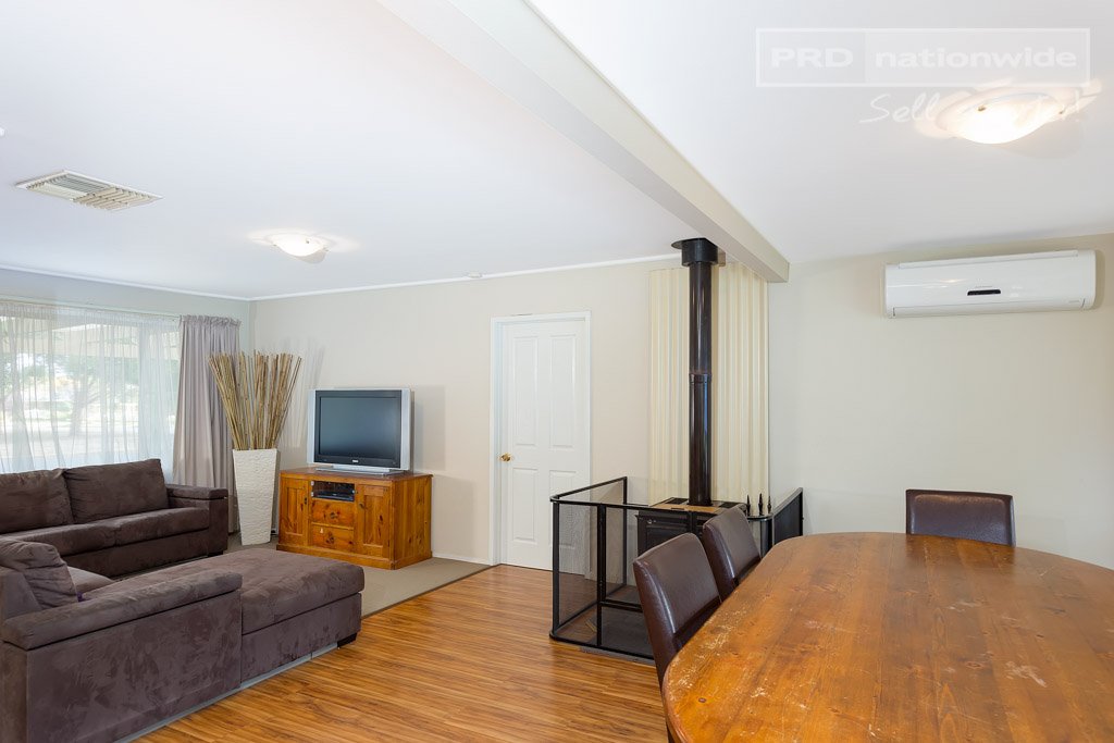 24 Waratah Street KOORINGAL 4