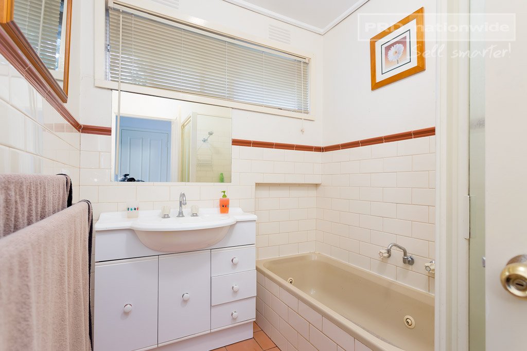 24 Waratah Street KOORINGAL 8