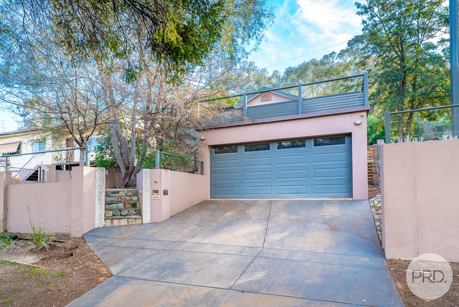 24 Warrawong Street KOORINGAL 1