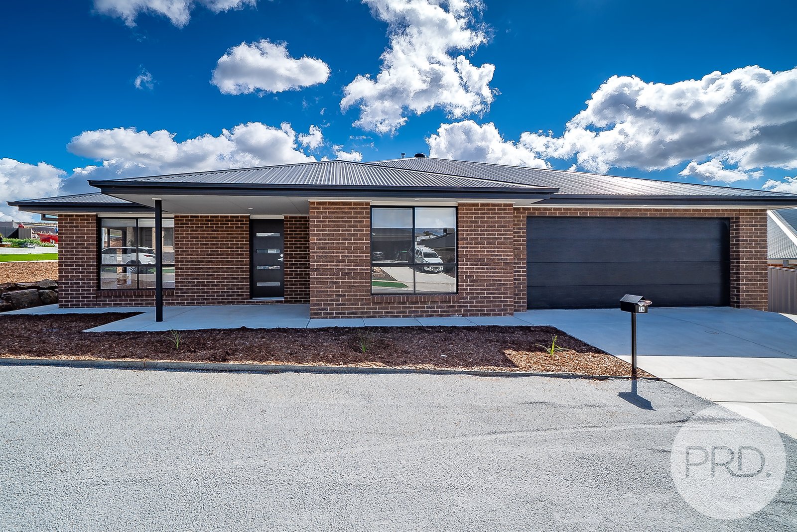 24 Watson Boulevard LLOYD 12