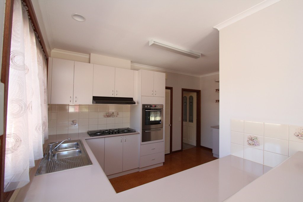 24 Wattletree Drive MOUNT HELEN 2