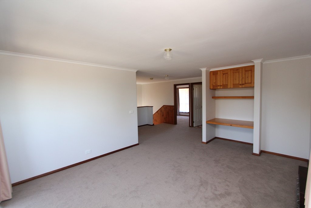 24 Wattletree Drive MOUNT HELEN 14