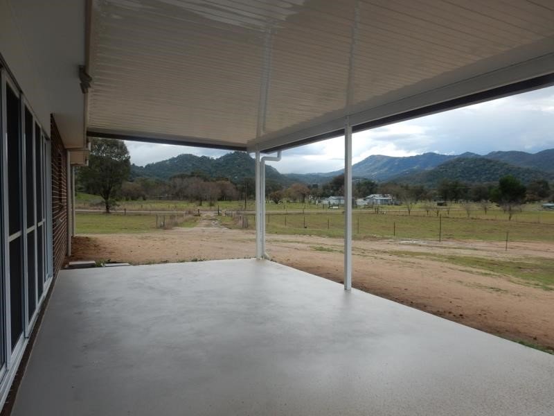 24 William Street TAMWORTH 2