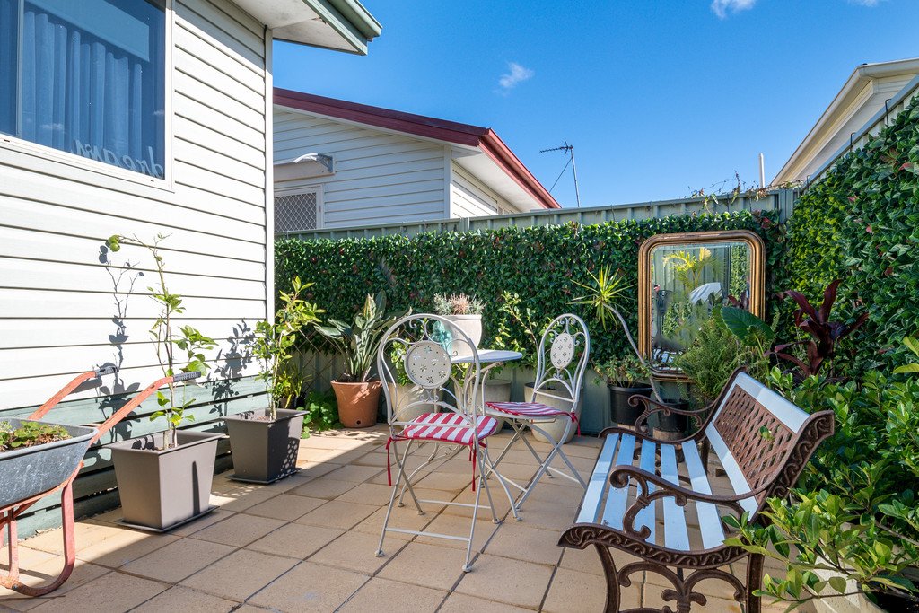 24 Willow Tree Avenue KANAHOOKA 8