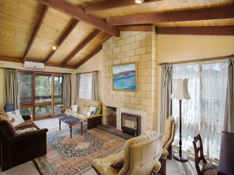 24 Wirth Street FLORA HILL 2