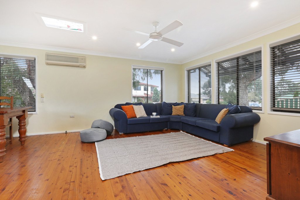 24 Wollonyuh Crescent HORSLEY 3