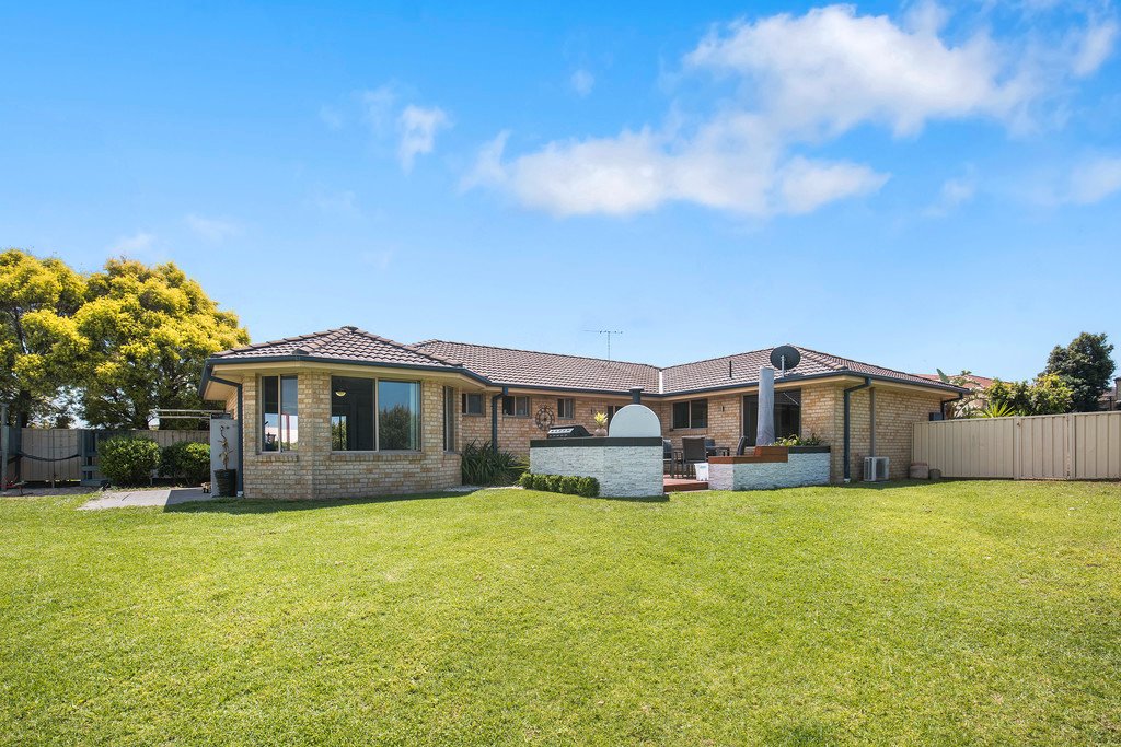 24 Yaldara Avenue THORNTON 10