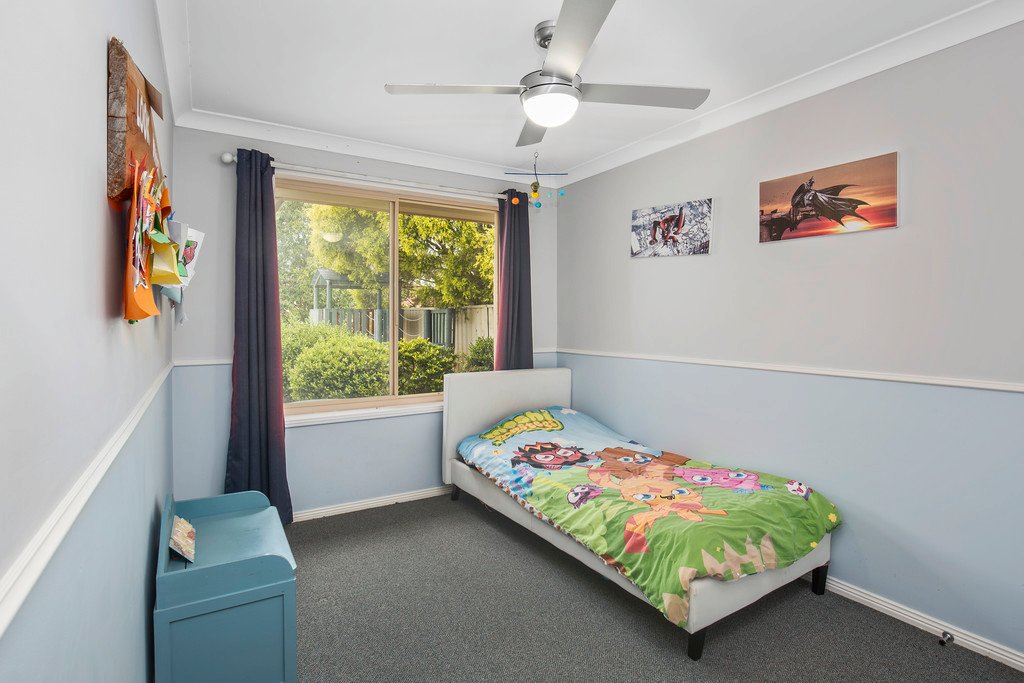24 Yaldara Avenue THORNTON 18