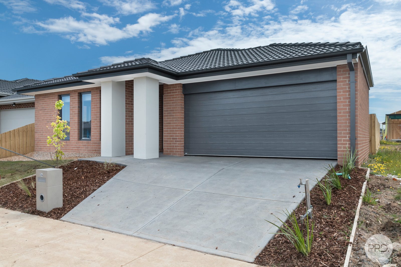 24 Yolanda Street BONSHAW 1