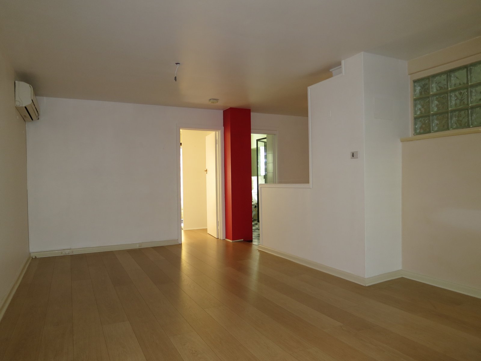 Gallery: 2/4 Yorston Court