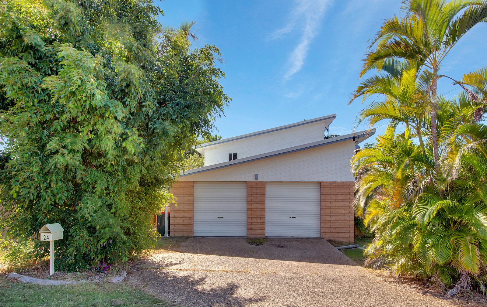 24 Yukana Street BOYNE ISLAND 1