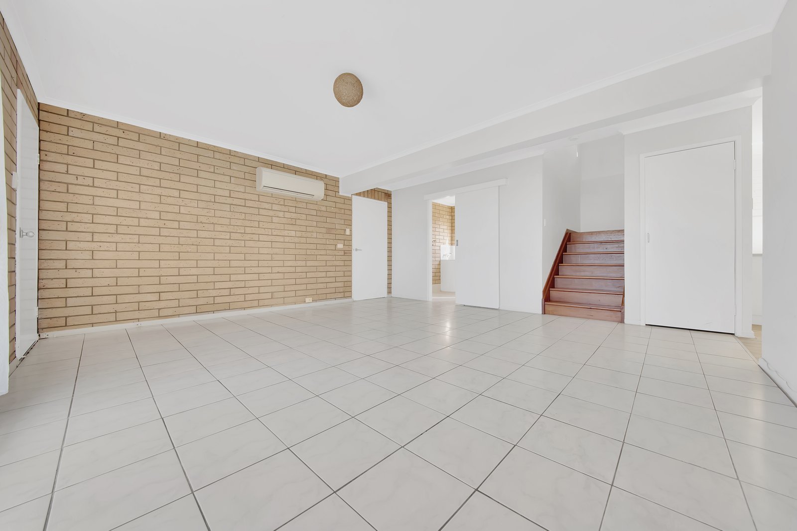 24 Yukana Street BOYNE ISLAND 8