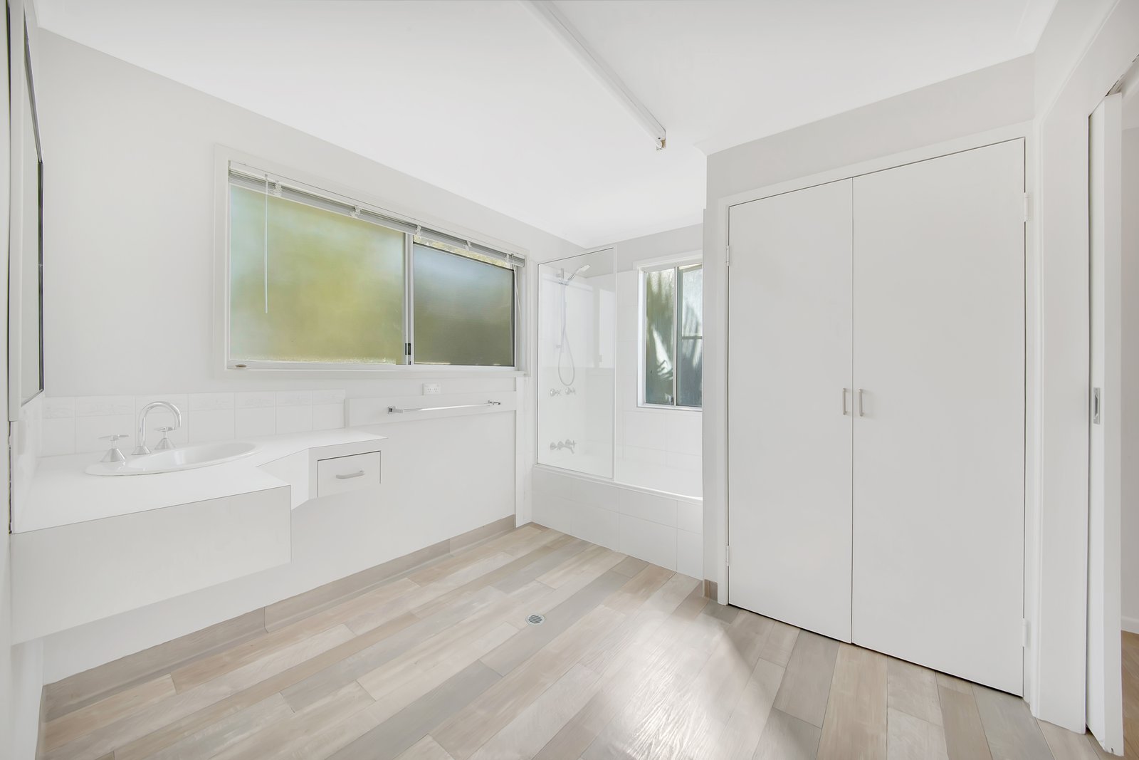 24 Yukana Street BOYNE ISLAND 12