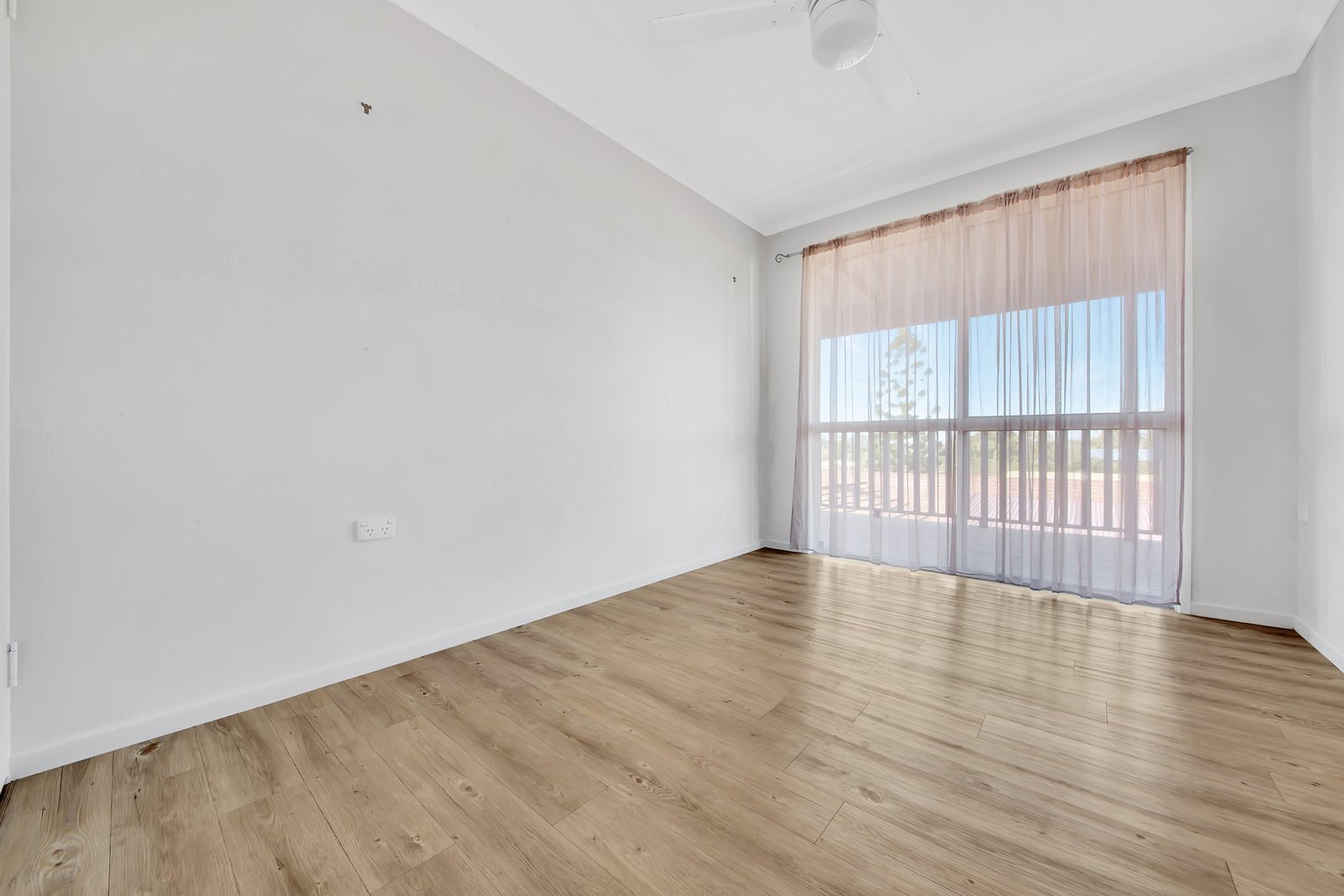 24 Yukana Street BOYNE ISLAND 14