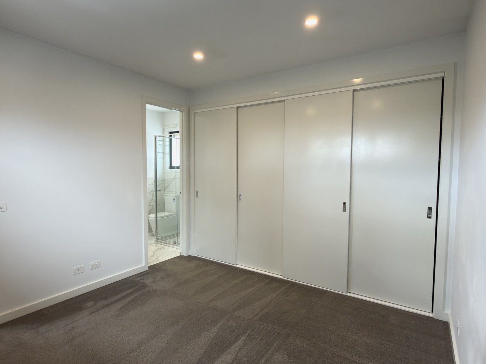 Gallery: 2/4 Yunki Court