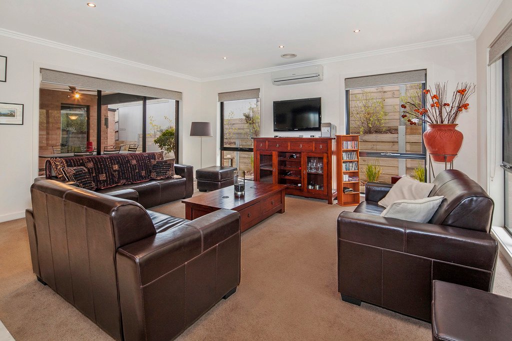 24 Zoe Drive MOUNT HELEN 8