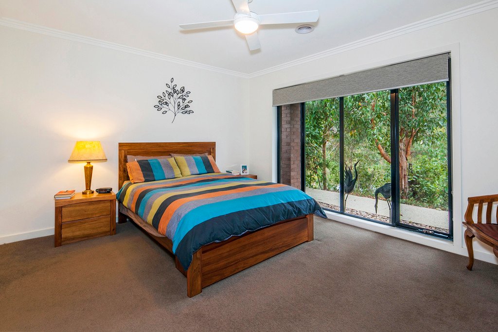 24 Zoe Drive MOUNT HELEN 9