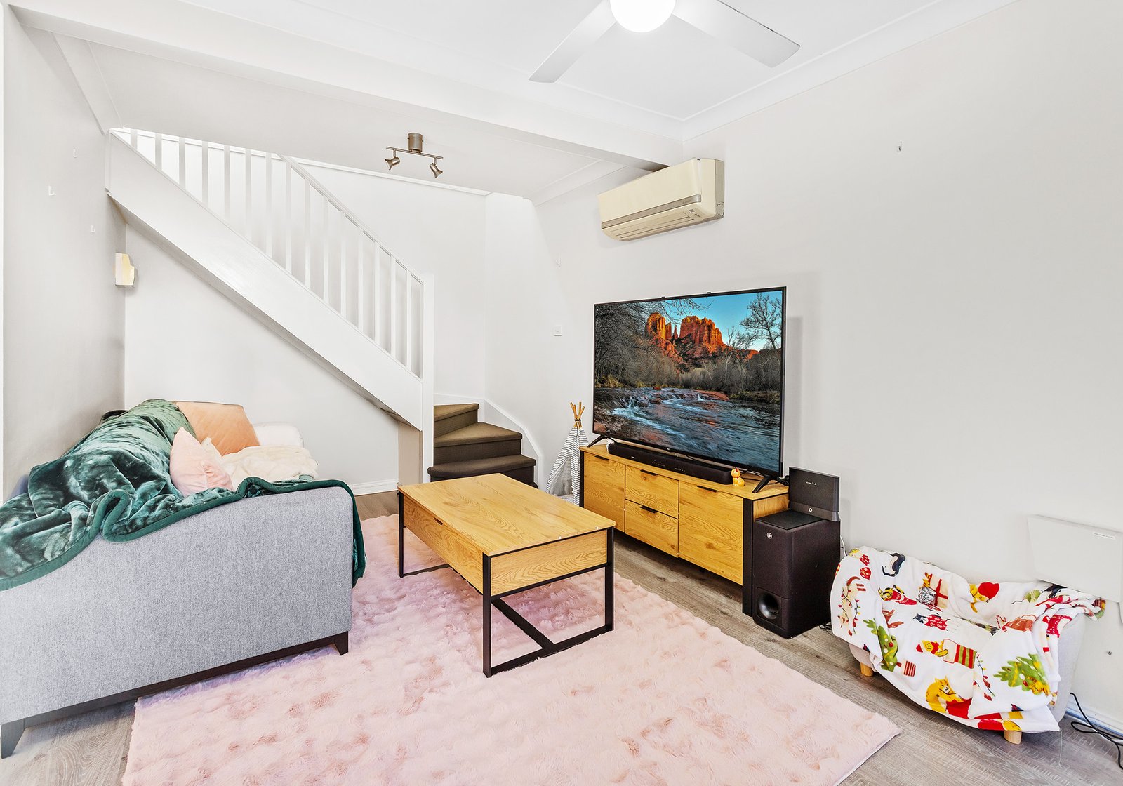 2/40-42 Bateman Avenue ALBION PARK RAIL 3