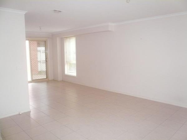 Gallery: 2/40-42 Kingsville Street