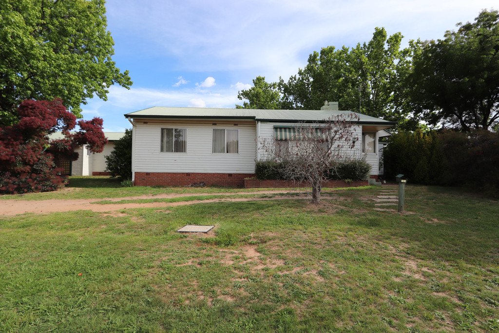 2/40 Bridge St  TUMBARUMBA 1