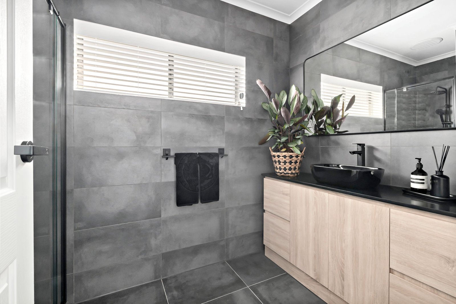 Real Estate and Property in 240 Dalton Road, Lalor, VIC