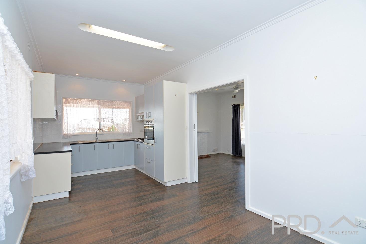 240 Dewry Avenue IRYMPLE 4