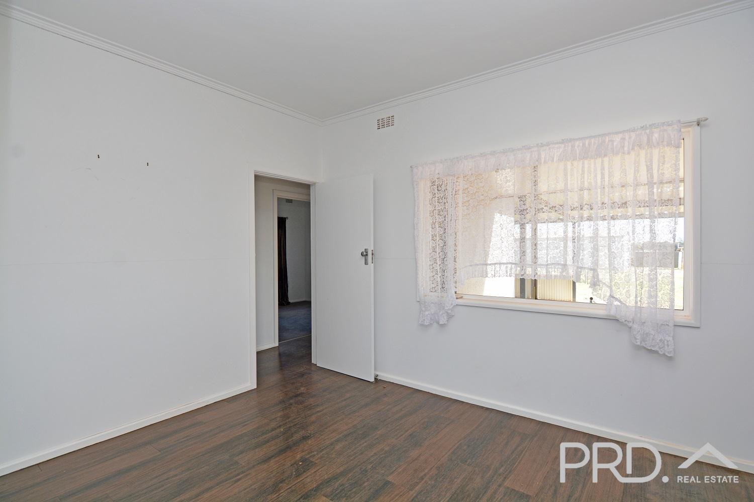 240 Dewry Avenue IRYMPLE 5