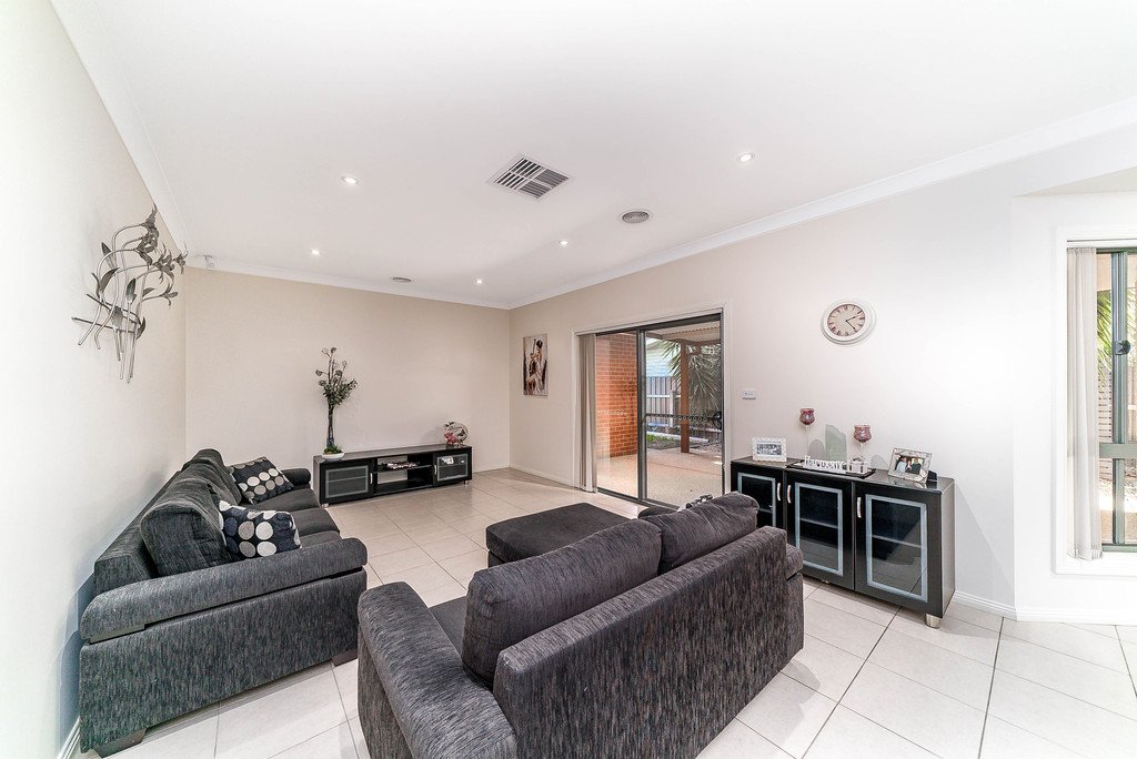 240 Gurwood Street WAGGA WAGGA 5