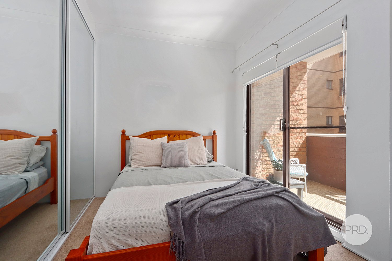 2/40 Hampton Court Road CARLTON 3