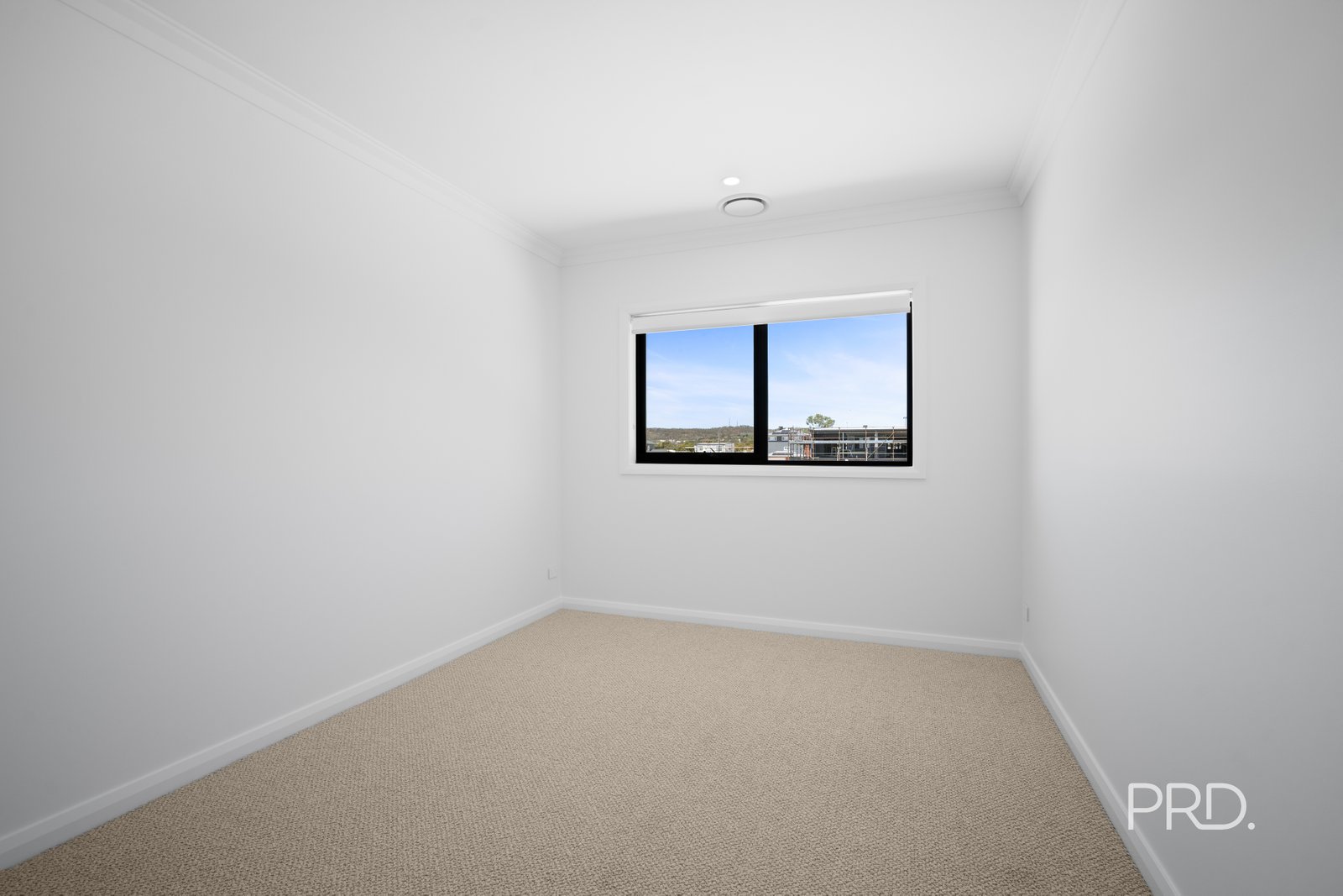 240 Kincaid Street WAGGA WAGGA 9